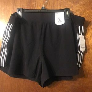 Ladies NWT Xersion Running Shorts Size XXL